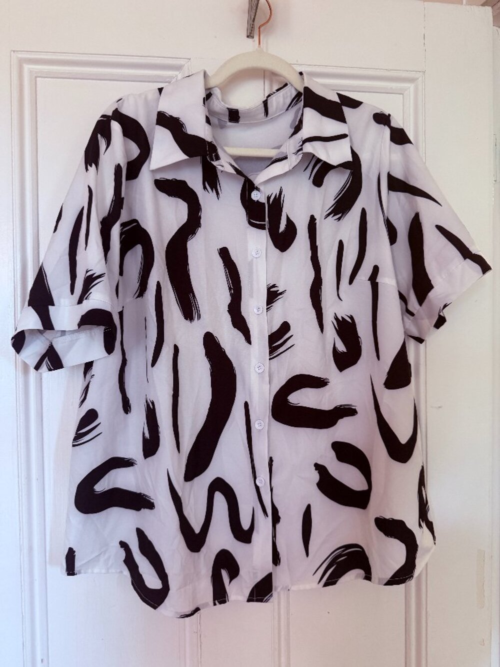 Lightweight Button-down t-shirt